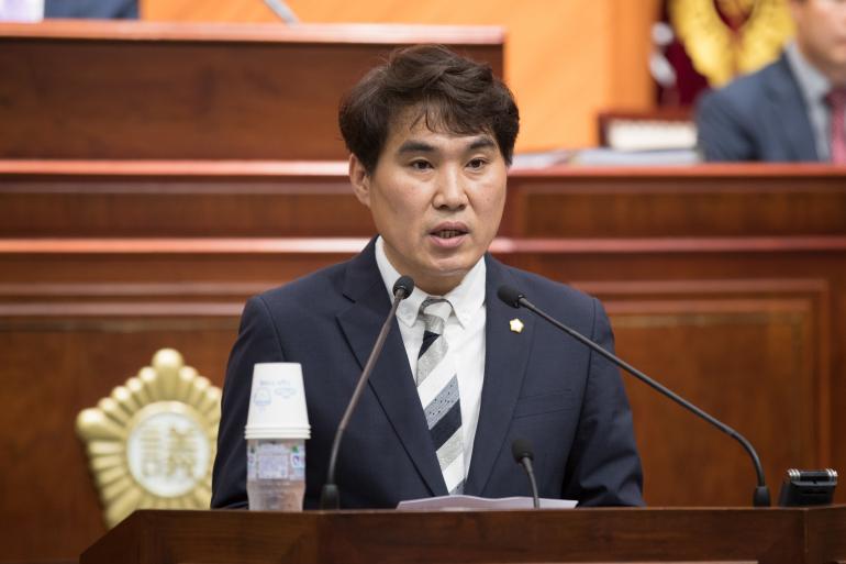 유선우 군산시의원 5분 발언, ‘유기동물 대책 서둘러야’