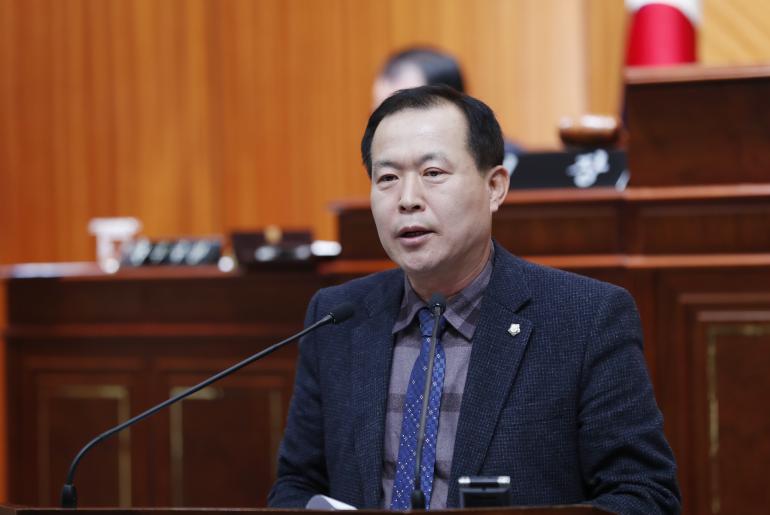 김영일 시의원, 친환경급식과 서군산체육센터 문제 제기
