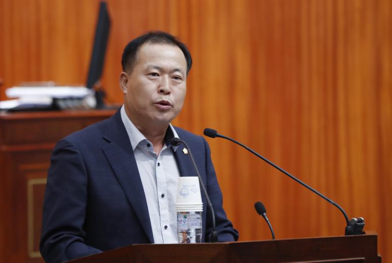 김영일 시의원 시정질의, 새만금 재생에너지 상생의 논의 필요