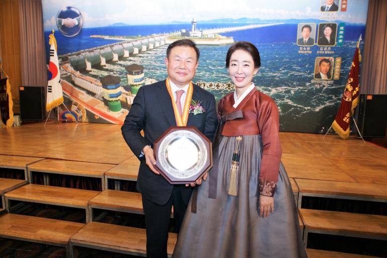 (박스기사)군장대 이승우 총장, 제41회 전북애향대상 수상