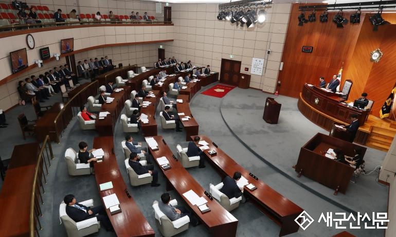 군산시의회, 제221회 임시회 개회