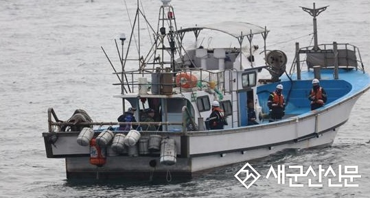 군산해경, 불법 포경선과의 전쟁 선포 