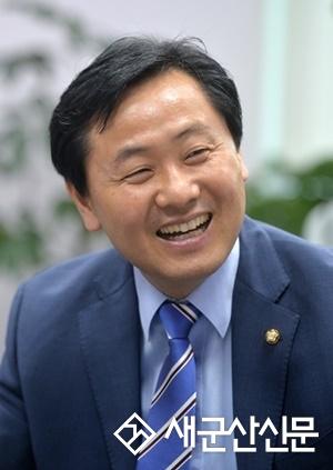 김관영, ‘다시 뛰는 군산, Grow-up(業)’총선 공약 발표