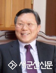 채정룡 군산대 명예교수, 시인 등단