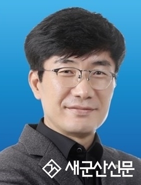 제6대 군공노 위원장 송철 후보 당선