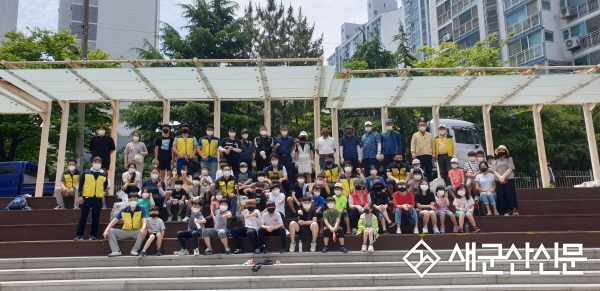 초록이 풍성한 산책로 만들기 청소활동 