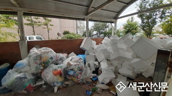 (톡톡 군산) 아파트 쓰레기 재활용 정책 보완 민원 발생