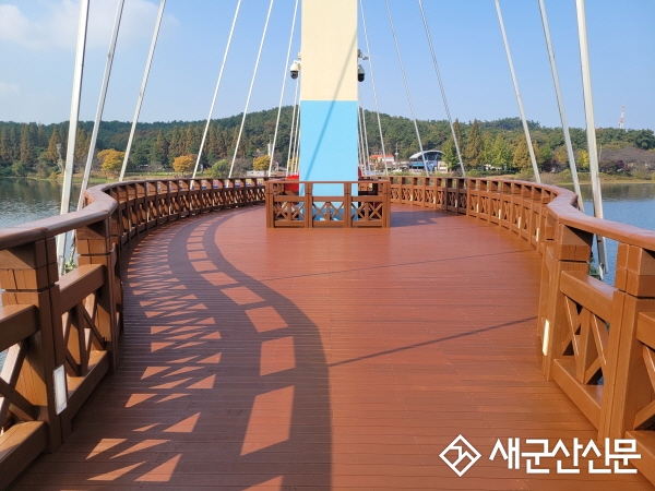 은파호수공원 물빛다리 ‘새 단장’