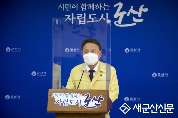 확진자 증가, 일상회복 2차 전환 유보