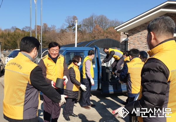 군산노인회, 사랑의 연탄 나눔