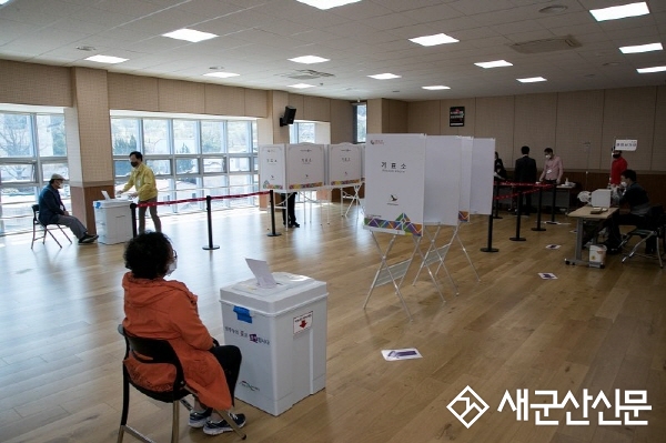 <6.1 지방선거> 군산 오후 6시 투표율 37.8%