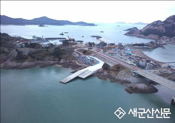 ‘고군산카훼리호’ 차도선, 장자도 선착장 취항