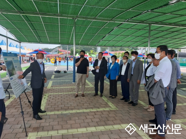 시의회 경제건설위원회, 소룡동 야외수영장 방문