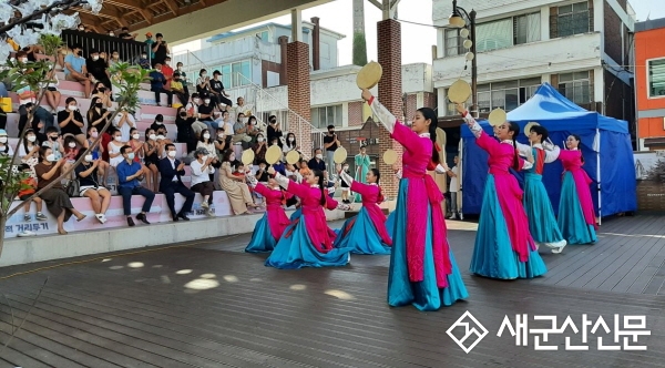 군산 특징 담은 토요상설공연 성황