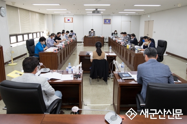 군산시의회 행정사무감사 이모저모 1일차(경제건설위원회)