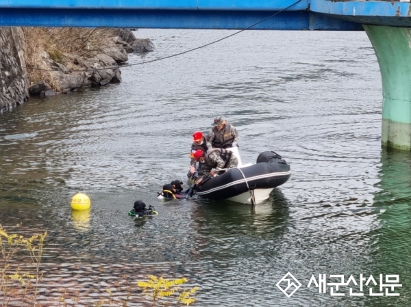 군산해병대전우회, 선유도 해수욕장 구조활동 시연