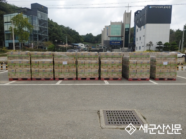 군산사회복지장학회‧동아오츠카 사랑의 음료 전달