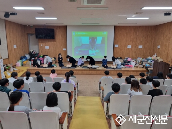 푸른솔초 5학년 학생 심폐소생술 교육