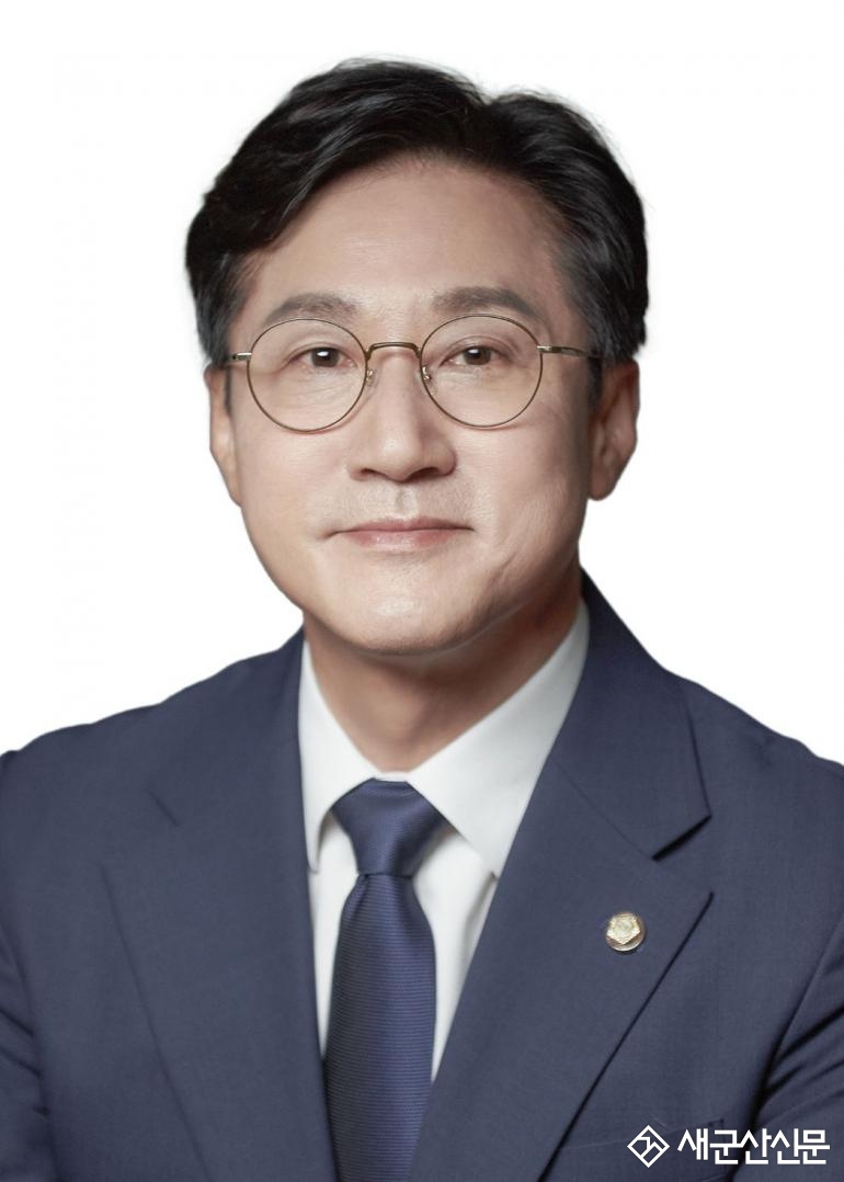 신영대 의원 “ 민생타운홀을 가장한 민생쇼 벌인 대통령 사과해야 ”