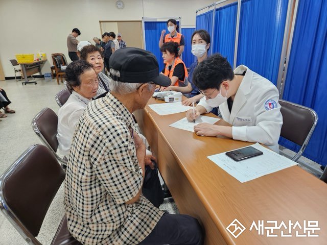 농협 군산시지부 무상 의료복지 서비스 ‘인기’