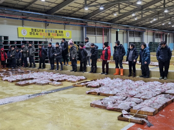 군산시수협, 을사년 위판 초매식 개최