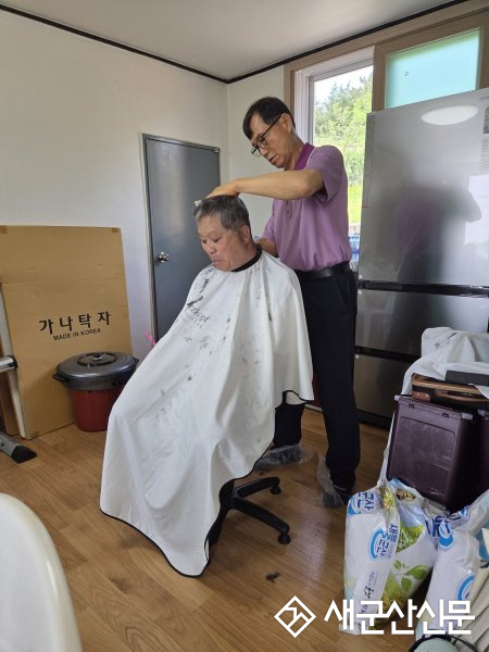 보석성광교회, 가정의 달 맞아 한방·이미용 봉사 펼쳐