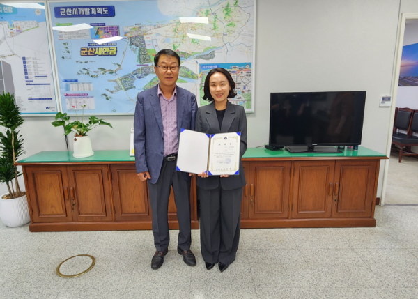 군산시립합창단, 조은혜 신임 상임지휘자 위촉…새로운 도약 기대