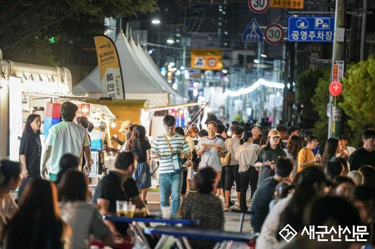 군산야행, 불밝힌 국가유산으로 수많은 발길 모아… 2주차 행사로 열기 잇는다