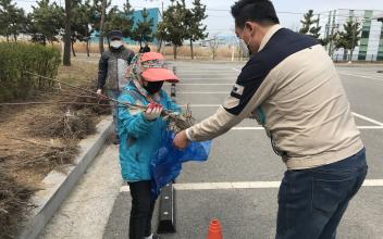 산업단지 기업체 희망나무 나눠주기