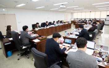 시의회 경건위, 경제항만혁신국 업무보고 청취