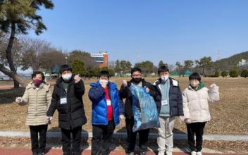 군산시발달장애인평생학습관, 금강 ‘줍깅’ 캠페인