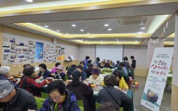 군산영광교회, 흥남동 어르신을 위한 삼계탕 나눔 행사
