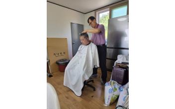 보석성광교회, 가정의 달 맞아 한방·이미용 봉사 펼쳐